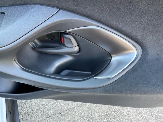 ヤリスクロス ハイブリッドZ パノラマミックビューモニター パワーバックドア TOYOTAセーフティーセンス メーカーディスプレイオーディオ クリアランスソナー BSM RCTA シート&ステアリングヒーター LEDヘッドライト(31枚目)