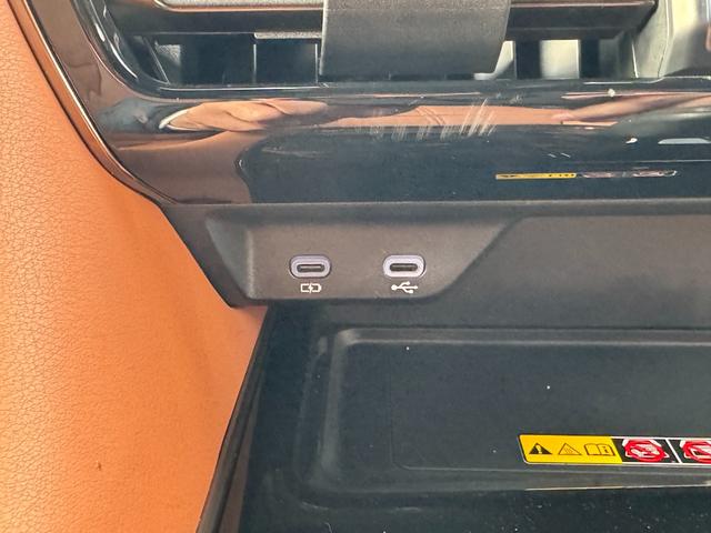 ヴェルファイアハイブリッド Z プレミア モデリスタエアロ 13.2型有機EL後席モニター ドレスアップマフラー 左右独立ムーンルーフ デジタルインナーミラー トヨタチームメイト 14インチディスプレイ パノラミックビューモニター HUD(42枚目)