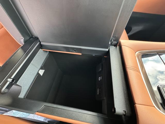 ヴェルファイアハイブリッド Z プレミア モデリスタエアロ 13.2型有機EL後席モニター ドレスアップマフラー 左右独立ムーンルーフ デジタルインナーミラー トヨタチームメイト 14インチディスプレイ パノラミックビューモニター HUD(46枚目)