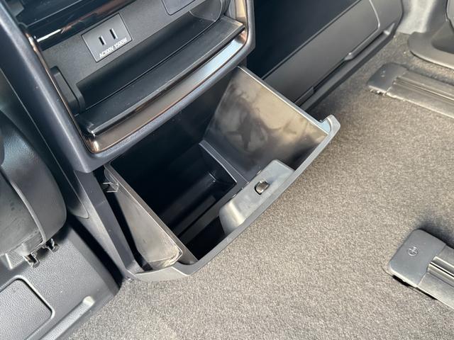 ヴェルファイアハイブリッド Z プレミア モデリスタエアロ 13.2型有機EL後席モニター ドレスアップマフラー 左右独立ムーンルーフ デジタルインナーミラー トヨタチームメイト 14インチディスプレイ パノラミックビューモニター HUD(69枚目)