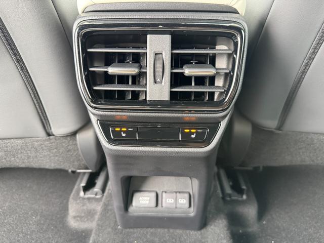 ＮＸ ＮＸ３５０ｈ　Ｆスポーツ　パノラマルーフ　オレンジキャリパー　デジタルインナーミラー　ヘッドアップディスプレイ　ルーフレール　パノラミックビューモニター　ブラインドスポットモニター　後席シートヒーター　純正ドライブレコーダー（5枚目）