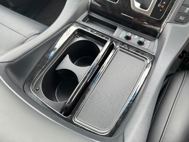 アルファード ２．５Ｓ　Ｃパッケージ　モデリスタエアロ　後席モニター　サンルーフ　デジタルミラー　ブラインドスポットモニター　９インチディスプレイオーディオ　レーダークルーズコントロール　アクセサリーコンセント　ベンチレーション　ＢＳＭ（39枚目）