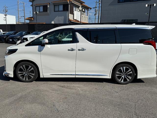 アルファード ２．５Ｓ　Ｃパッケージ　モデリスタエアロ　後席モニター　サンルーフ　デジタルインナーミラー　純正ディスプレイオーディオナビ　フルセグＴＶ　ＣＤ／ＤＶＤ　ブラインドスポットモニター　バックモニター　スペアタイヤ　シートヒーター（14枚目）