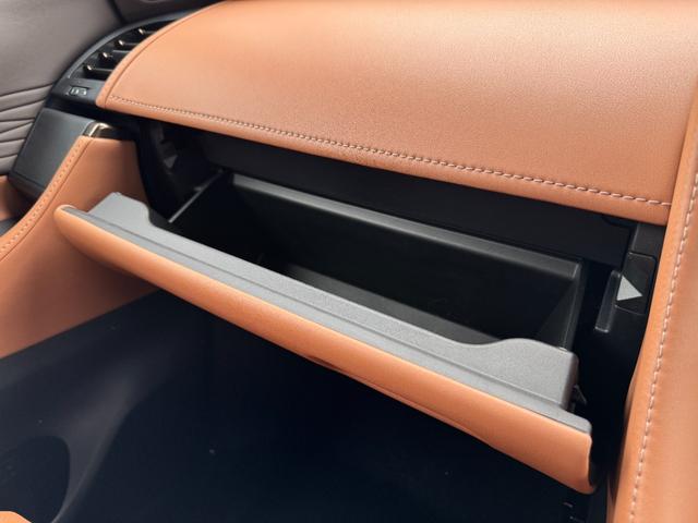 ヴェルファイアハイブリッド Ｚ　プレミア　１３．２型有機ＥＬ後席モニター　ユニバーサルステップ　デジタルインナーミラー　ヘッドアップディスプレイ　１４インチディスプレイオーディオ　左右独立ムーンルーフ　ドラレコ前後　ブラインドスポットモニタ（64枚目）