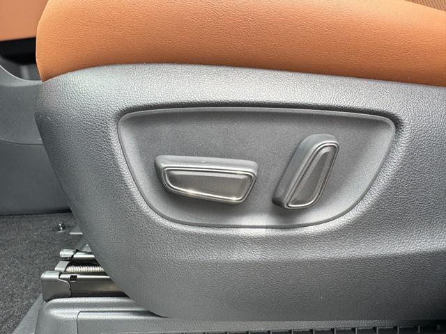 ヴェルファイアハイブリッド Ｚ　プレミア　１３．２型有機ＥＬ後席モニター　ユニバーサルステップ　左右独立ムーンルーフ　トヨタチームメイト　アドバンストパーク　パノラミックビューモニター　ブラインドスポットモニター　デジタルインナーミラー（31枚目）