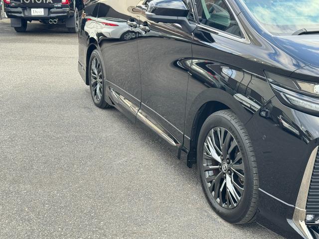 ヴェルファイアハイブリッド Ｚ　プレミア　モデリスタエアロ　１３．２型有機ＥＬ後席モニター　ドレスアップマフラー　左右独立ムーンルーフ　デジタルインナーミラー　トヨタチームメイト　１４インチディスプレイ　パノラミックビューモニター　ＨＵＤ（20枚目）