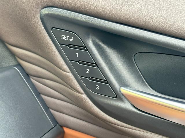 ヴェルファイアハイブリッド Ｚ　プレミア　モデリスタエアロ　１３．２型有機ＥＬ後席モニター　ドレスアップマフラー　左右独立ムーンルーフ　デジタルインナーミラー　トヨタチームメイト　１４インチディスプレイ　パノラミックビューモニター　ＨＵＤ（32枚目）