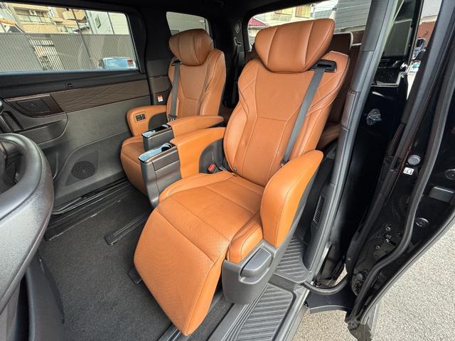 ヴェルファイアハイブリッド Ｚ　プレミア　モデリスタエアロ　１３．２型有機ＥＬ後席モニター　ドレスアップマフラー　左右独立ムーンルーフ　デジタルインナーミラー　トヨタチームメイト　１４インチディスプレイ　パノラミックビューモニター　ＨＵＤ（64枚目）