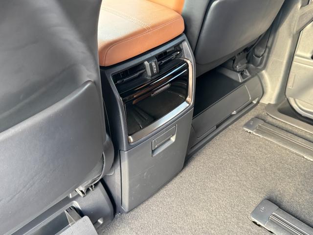 ヴェルファイアハイブリッド Ｚ　プレミア　モデリスタエアロ　１３．２型有機ＥＬ後席モニター　ドレスアップマフラー　左右独立ムーンルーフ　デジタルインナーミラー　トヨタチームメイト　１４インチディスプレイ　パノラミックビューモニター　ＨＵＤ（68枚目）