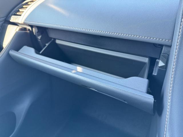 アルファード Ｚ　モデリスタエアロ　１３．２型有機ＥＬ後席モニター　ユニバーサルステップ　デジタルインナーミラー　左右独立ムーンルーフ　パノラミックビューモニター　ブラインドスポットモニター　ドライブレコーダー　ＡＨＳ（62枚目）