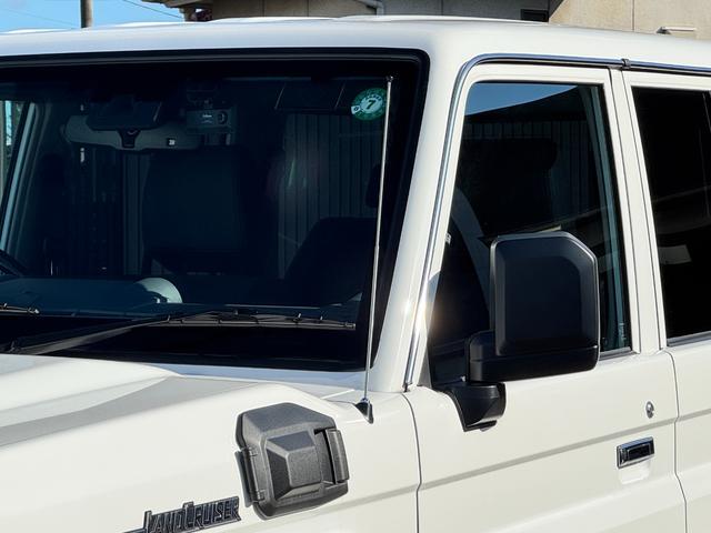 �͋����ƃG���K���X��Z�������f�U�C�������͂̈��ł��B���X�Ƃ����t�����g�O�����◬���悤�ȃT�C�h���C�����A���͂̂����ۂƍ����������������܂��B��͂��l�������t�H�������A���肵�����s���������v���܂�