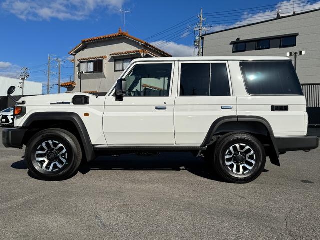 �͋����ƃG���K���X��Z�������f�U�C�������͂̈��ł��B���X�Ƃ����t�����g�O�����◬���悤�ȃT�C�h���C�����A���͂̂����ۂƍ����������������܂��B��͂��l�������t�H�������A���肵�����s���������v���܂�