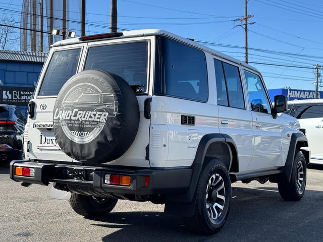 �͋����ƃG���K���X��Z�������f�U�C�������͂̈��ł��B���X�Ƃ����t�����g�O�����◬���悤�ȃT�C�h���C�����A���͂̂����ۂƍ����������������܂��B��͂��l�������t�H�������A���肵�����s���������v���܂�