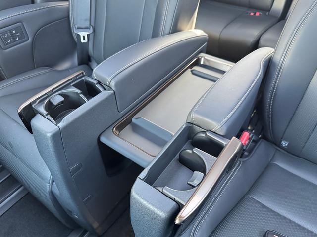 アルファードハイブリッド Ｚ　モデリスタエアロ　１３．２型有機ＥＬ後席モニター　シグネチャーイルミ　トヨタチームメイト　デジタルインナーミラー　アドバンストパーク　パノラミックビューモニター　ワイヤレス充電　ＨＵＤ　ＢＳＭ　ＥＴＣ（68枚目）