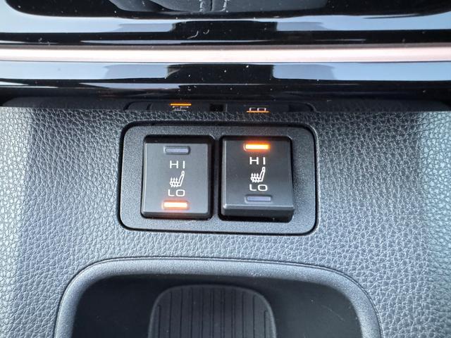 カローラクロス ＧＲスポーツ　登録済未使用車　電動リアゲート　パノラマルーフ　アダプティブハイビーム　ＧＲ専用レッドキャリパー　パノラミックビューモニター　ＢＳＭ　ハンドルヒーター　ナノイーＸ　　アルミペダル　純正１９ＡＷ（52枚目）