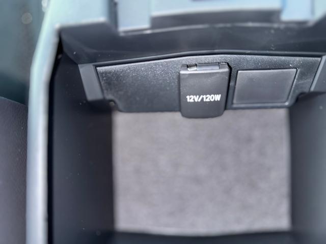 カローラクロス ＧＲスポーツ　登録済未使用車　電動リアゲート　パノラマルーフ　アダプティブハイビーム　ＧＲ専用レッドキャリパー　パノラミックビューモニター　ＢＳＭ　ハンドルヒーター　ナノイーＸ　　アルミペダル　純正１９ＡＷ（56枚目）