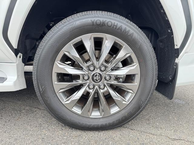 ランドクルーザー ＺＸ　モデリスタエアロ　リアエンターテイメントシステム　リアデフロック　クールボックス　マルチテレインモニター　空気圧センサー　寒冷地仕様　サンルーフ　ルーフレール　パノラミックビューモニター　ＨＵＤ（25枚目）