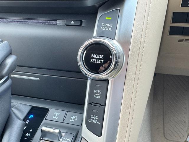 ランドクルーザー ＺＸ　モデリスタエアロ　リアエンターテイメントシステム　リアデフロック　クールボックス　マルチテレインモニター　空気圧センサー　寒冷地仕様　サンルーフ　ルーフレール　パノラミックビューモニター　ＨＵＤ（48枚目）