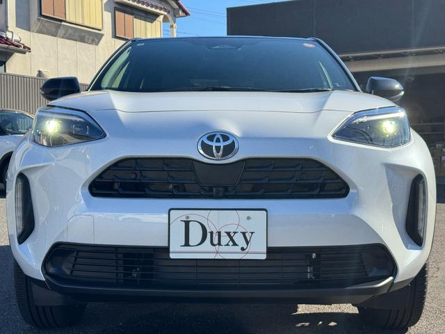 ヤリスクロス 　パノラミックビューモニター　ブラインドスポットモニター　純正ナビ　パワーシート　シートヒーター　ＨＤＭＩ入力端子　シガーソケット　フルセグＴＶ　ＥＴＣ　純正アルミホイール　ツートンカラー（6枚目）