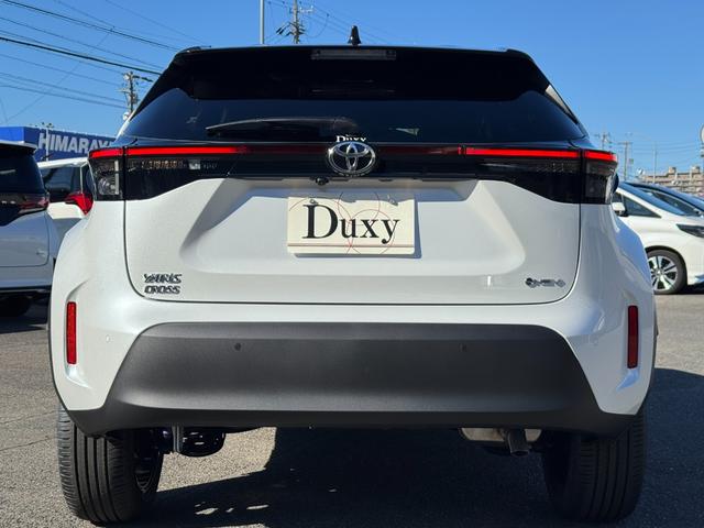 ヤリスクロス 　パノラミックビューモニター　ブラインドスポットモニター　純正ナビ　パワーシート　シートヒーター　ＨＤＭＩ入力端子　シガーソケット　フルセグＴＶ　ＥＴＣ　純正アルミホイール　ツートンカラー（13枚目）