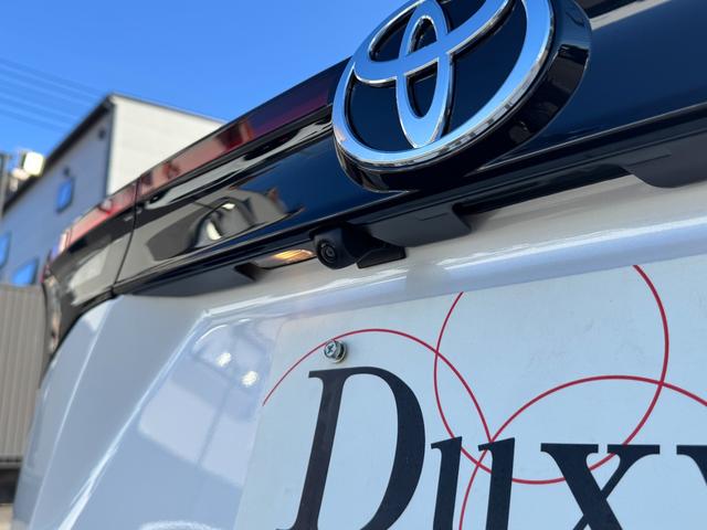 ヤリスクロス 　パノラミックビューモニター　ブラインドスポットモニター　純正ナビ　パワーシート　シートヒーター　ＨＤＭＩ入力端子　シガーソケット　フルセグＴＶ　ＥＴＣ　純正アルミホイール　ツートンカラー（15枚目）