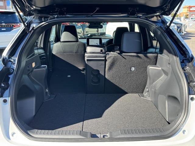 ヤリスクロス 　パノラミックビューモニター　ブラインドスポットモニター　純正ナビ　パワーシート　シートヒーター　ＨＤＭＩ入力端子　シガーソケット　フルセグＴＶ　ＥＴＣ　純正アルミホイール　ツートンカラー（23枚目）