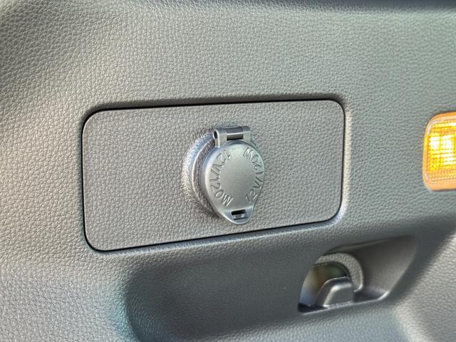 ヤリスクロス 　パノラミックビューモニター　ブラインドスポットモニター　純正ナビ　パワーシート　シートヒーター　ＨＤＭＩ入力端子　シガーソケット　フルセグＴＶ　ＥＴＣ　純正アルミホイール　ツートンカラー（25枚目）