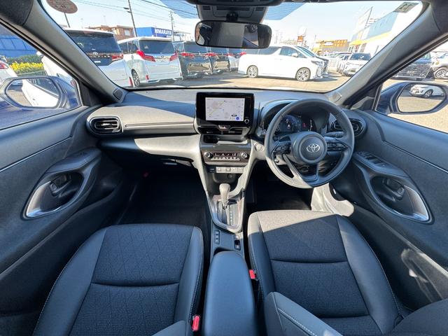 ヤリスクロス 　パノラミックビューモニター　ブラインドスポットモニター　純正ナビ　パワーシート　シートヒーター　ＨＤＭＩ入力端子　シガーソケット　フルセグＴＶ　ＥＴＣ　純正アルミホイール　ツートンカラー（30枚目）