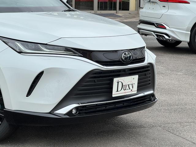 ハリアーハイブリッド Ｚ　レザーパッケージ・ナイトシェード　調光パノラマルーフ　デジタルインナーミラー　アクセサリーコンセント　純正１２．３インチディスプレイオーディオ　ブラインドスポットモニター　パノラミックビュー　ヘッドアップディスプレイ　ＪＢＬサウンド（8枚目）