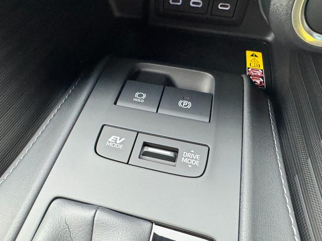 ハリアーハイブリッド Ｚ　レザーパッケージ・ナイトシェード　特別仕様車　調光パノラマルーフ　ＪＢＬ　ＡＣ１００Ｖ　デジタルインナーミラー　パノラミックビューモニター　ワイヤレス充電　ブラインドスポットモニター　寒冷地仕様　ＥＴＣ２．０　ヘッドアップディスプレイ（47枚目）