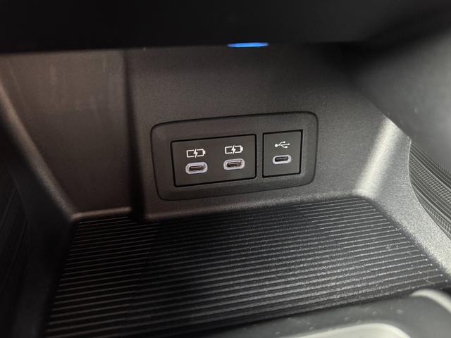 ハリアーハイブリッド Ｚ　レザーパッケージ　ＪＢＬサウンドシステム　ＨＵＤ　デジタルインナーミラー　１２．３インチディスプレイオーディオプラス　ブラインドスポットモニター　パノラミックビューモニター　レザーシート　ヘッドアップディスプレイ（55枚目）