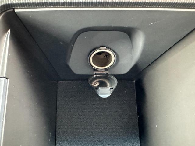 ハリアーハイブリッド Ｚ　レザーパッケージ　ＪＢＬサウンドシステム　ＨＵＤ　デジタルインナーミラー　１２．３インチディスプレイオーディオプラス　ブラインドスポットモニター　パノラミックビューモニター　レザーシート　ヘッドアップディスプレイ（66枚目）