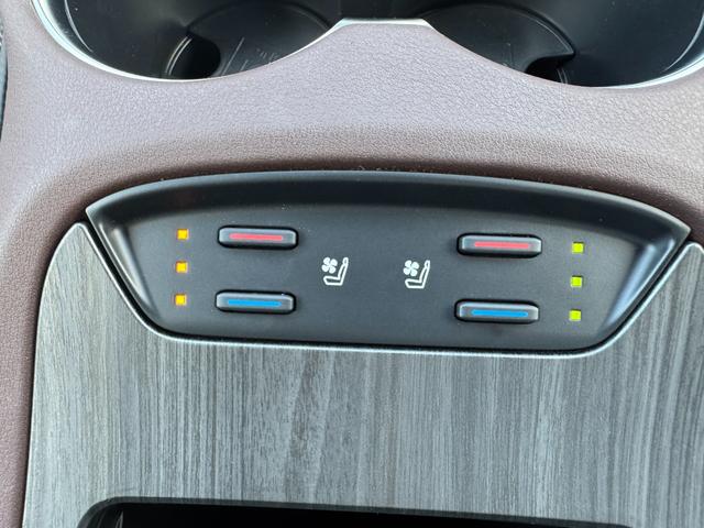 ハリアーハイブリッド Ｚ　レザーパッケージ　モデリスタエアロ　Ｆガーニッシュ　ＪＢＬサウンドシステム　パノラミックビューモニター　デジタルインナーミラー　モデリスタミラーガーニッシュ　ブラインドスポットモニター　シートヒーター＆ベンチレーション（61枚目）