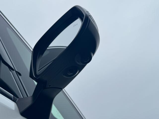 アルファード Ｚ　１３．２型有機ＥＬ後席ディスプレイ　パノラマミックビューモニター　３眼ＬＥＤヘッドライト　ＴＯＹＯＴＡセーフティセンス　デジタルインナーミラー　カラーヘッドアップディスプレイ　左右独立ムーンルーフ（12枚目）