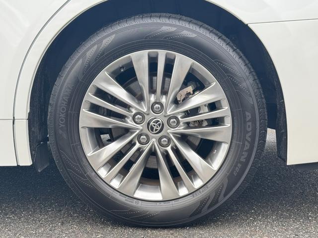 アルファード Ｚ　１３．２型有機ＥＬ後席ディスプレイ　パノラマミックビューモニター　３眼ＬＥＤヘッドライト　ＴＯＹＯＴＡセーフティセンス　デジタルインナーミラー　カラーヘッドアップディスプレイ　左右独立ムーンルーフ（22枚目）