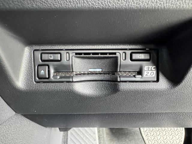 アルファード Ｚ　１３．２型有機ＥＬ後席ディスプレイ　パノラマミックビューモニター　３眼ＬＥＤヘッドライト　ＴＯＹＯＴＡセーフティセンス　デジタルインナーミラー　カラーヘッドアップディスプレイ　左右独立ムーンルーフ（43枚目）