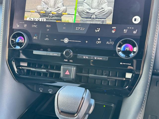 アルファード Ｚ　１３．２型有機ＥＬ後席ディスプレイ　パノラマミックビューモニター　３眼ＬＥＤヘッドライト　ＴＯＹＯＴＡセーフティセンス　デジタルインナーミラー　カラーヘッドアップディスプレイ　左右独立ムーンルーフ（46枚目）