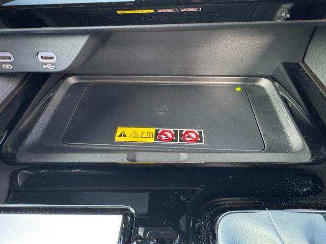 アルファード Ｚ　１３．２型有機ＥＬ後席ディスプレイ　パノラマミックビューモニター　３眼ＬＥＤヘッドライト　ＴＯＹＯＴＡセーフティセンス　デジタルインナーミラー　カラーヘッドアップディスプレイ　左右独立ムーンルーフ（48枚目）