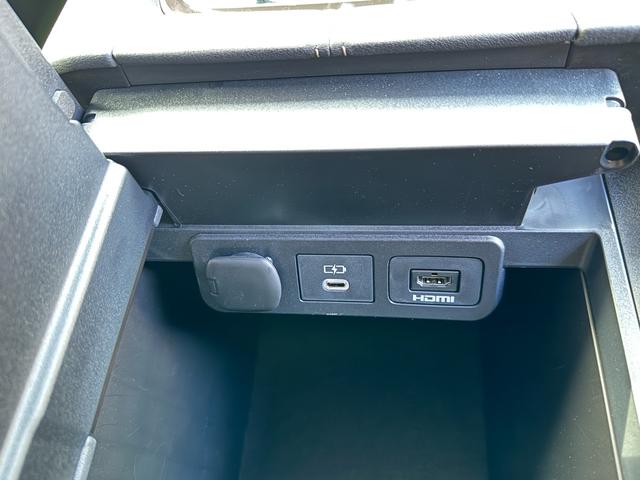 アルファード Ｚ　１３．２型有機ＥＬ後席ディスプレイ　パノラマミックビューモニター　３眼ＬＥＤヘッドライト　ＴＯＹＯＴＡセーフティセンス　デジタルインナーミラー　カラーヘッドアップディスプレイ　左右独立ムーンルーフ（54枚目）