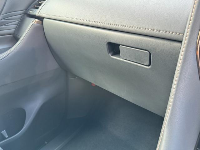 アルファード Ｚ　１３．２型有機ＥＬ後席ディスプレイ　パノラマミックビューモニター　３眼ＬＥＤヘッドライト　ＴＯＹＯＴＡセーフティセンス　デジタルインナーミラー　カラーヘッドアップディスプレイ　左右独立ムーンルーフ（56枚目）