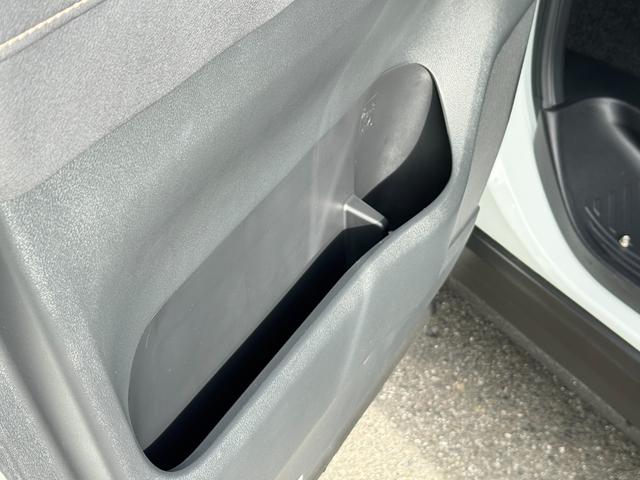 アルファード Ｚ　１３．２型有機ＥＬ後席ディスプレイ　パノラマミックビューモニター　３眼ＬＥＤヘッドライト　ＴＯＹＯＴＡセーフティセンス　デジタルインナーミラー　カラーヘッドアップディスプレイ　左右独立ムーンルーフ（60枚目）