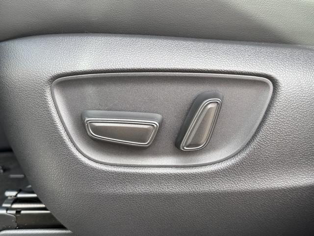 アルファード Ｚ　１３．２型有機ＥＬ後席ディスプレイ　パノラマミックビューモニター　３眼ＬＥＤヘッドライト　ＴＯＹＯＴＡセーフティセンス　デジタルインナーミラー　カラーヘッドアップディスプレイ　左右独立ムーンルーフ（61枚目）