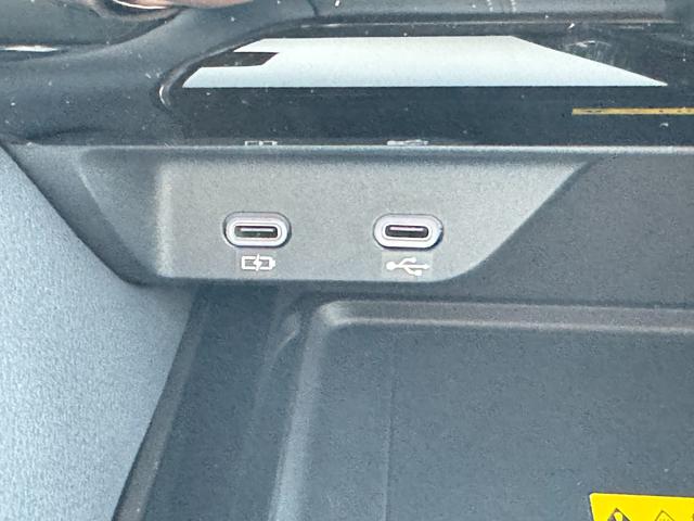 �y�t�r�a�|�[�g�z�X�}�[�g�t�H����A���̂ق��̓d�q�@��̏[�d�ɂ��g�����������܂��I�܂��A���ЃI���W�i���̃A���}�f�B�t���[�U�[���̔����Ă���܂��̂ŁA������ɂ����g�����������܂��I���A�����҂����Ă���܂�