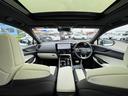 【ガラスルーフ】開放感たっぷりのガラスルーフが装着されています!車内に明かりを取り入れたり景色を楽しむのに、最適です!また、車内には遮光シェードが装備されておりますので、夏の暑い日でも快適に使えます!