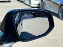 【ブラインドスポットモニター】ミラーに映らない死角に車両がいる場合、サイドミラーに設置されたマーカーが光って危険をお知らせします!他にも安全装置が多数装備されたおりますので、是非ご来店くださいませ!!