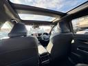 【ガラスルーフ】開放感たっぷりのガラスルーフが装着されています!車内に明かりを取り入れたり景色を楽しむのに、最適です!また、車内には遮光シェードが装備されておりますので、夏の暑い日でも快適に使えます!