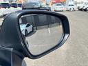 【ブラインドスポットモニター】ミラーに映らない死角に車両がいる場合、サイドミラーに設置されたマーカーが光って危険をお知らせします!他にも安全装置が多数装備されたおりますので、是非ご来店くださいませ!!