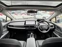 【ガラスルーフ】開放感たっぷりのガラスルーフが装着されています!車内に明かりを取り入れたり景色を楽しむのに、最適です!また、車内には遮光シェードが装備されておりますので、夏の暑い日でも快適に使えます!
