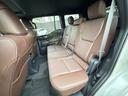 二列目のシートも状態良好です!!!広々としていて、足元のスペースも広く、快適にお乗りいただけます!!!また、当店では実際に乗っていただくことも可能ですので、実車に乗っていただき、ご体感くださいませ!!