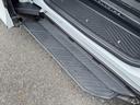 【ユニバーサルステップ】メーカーオプションであるユニバーサルステップが装備されております！スライドドアに格納されたステップで乗り降りがしやすくなっております！ぜひご来店いただき体験してみてください♪